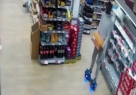 Fura eszközzel menekült egy bolti tolvaj Nagy-Britanniában – videó