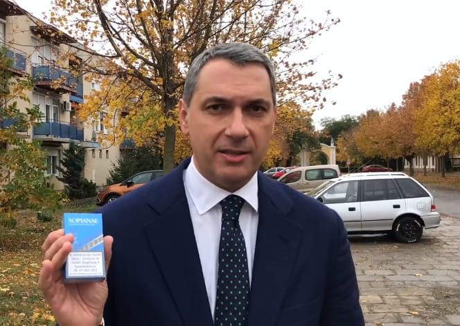 Lázár visszaszólt Orbánnak és Gulyásnak cigiügyben