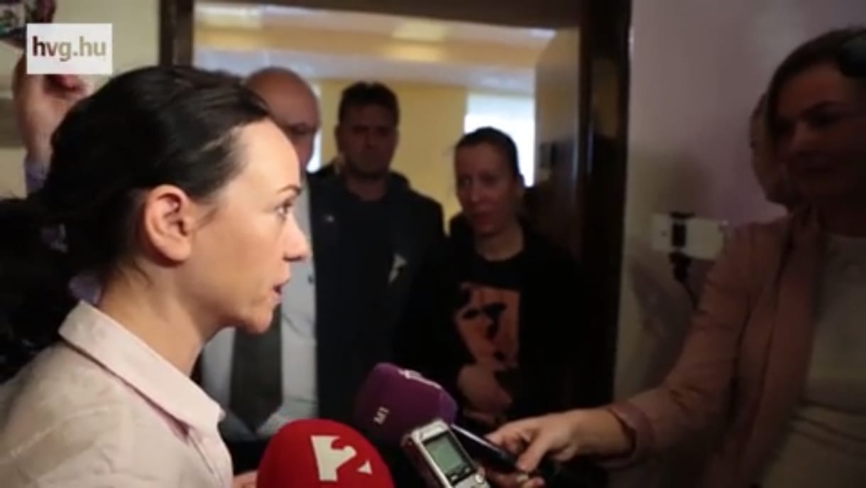 Szabó Tímea az M1 riporterének: Önökön keresztül nem jut el az igazság a választókhoz