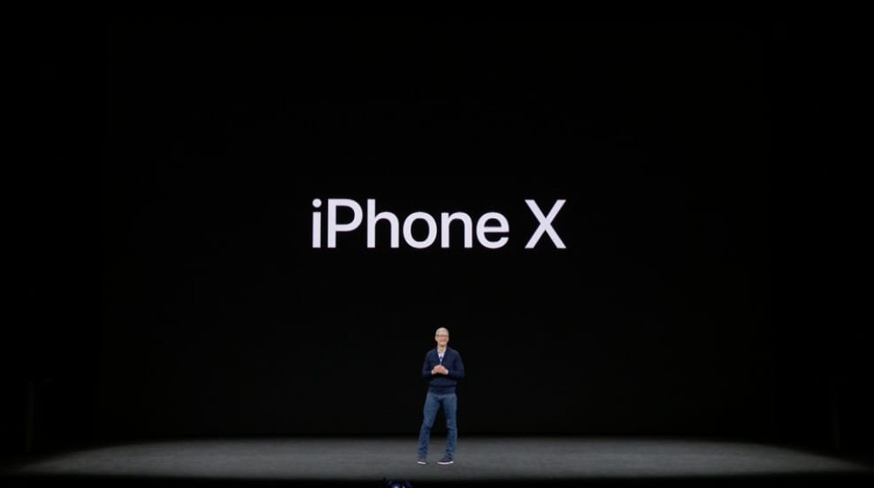 Tim Cook szerint az iPhone X olcsó, logikája alapján “csak” pár évre kellene leszoknunk a kávéról