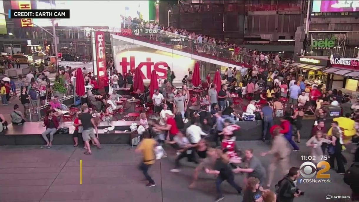 Pánik tört ki New Yorkban, úgy tűnt, hogy fegyveres támadó van a Times Square-en