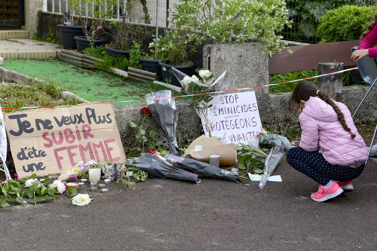 A nyílt utcán gyújtotta fel a feleségét egy férfi Franciaországban