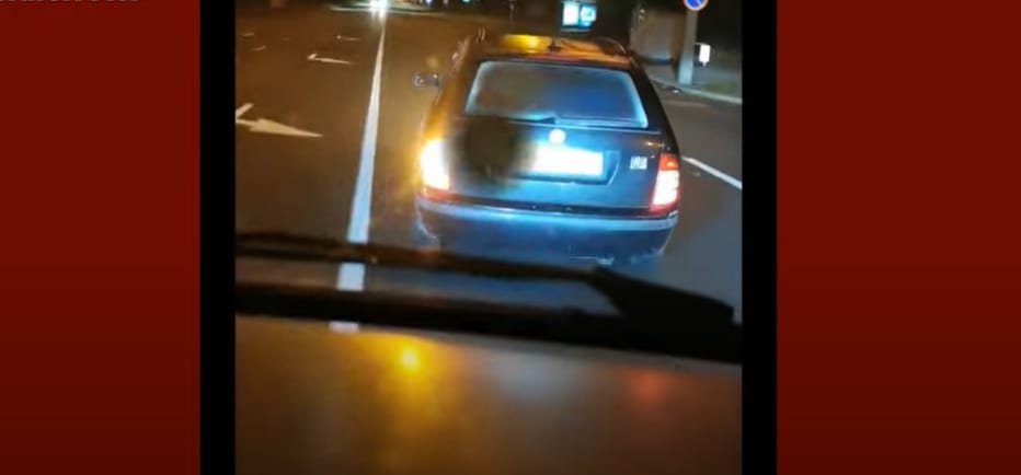 Azt hitte, követik, ezért büntetőfékezgetett – videó