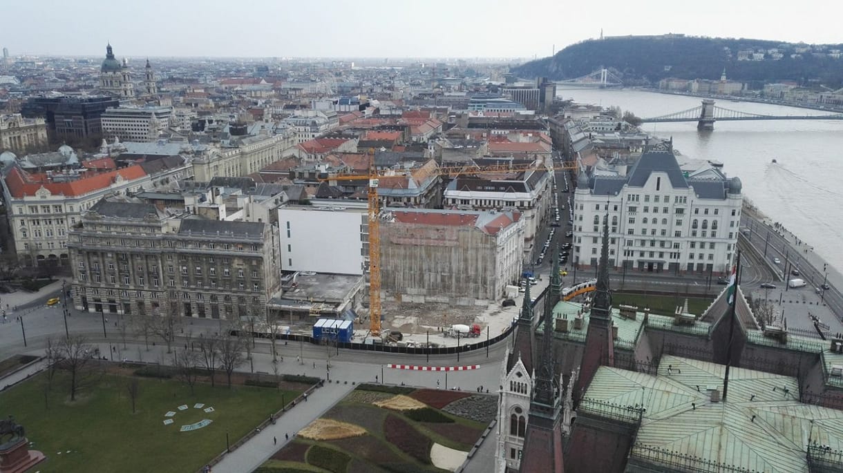 Rég meg kellett volna nyitni már a Kossuth téri metróállomást, mégsem tették