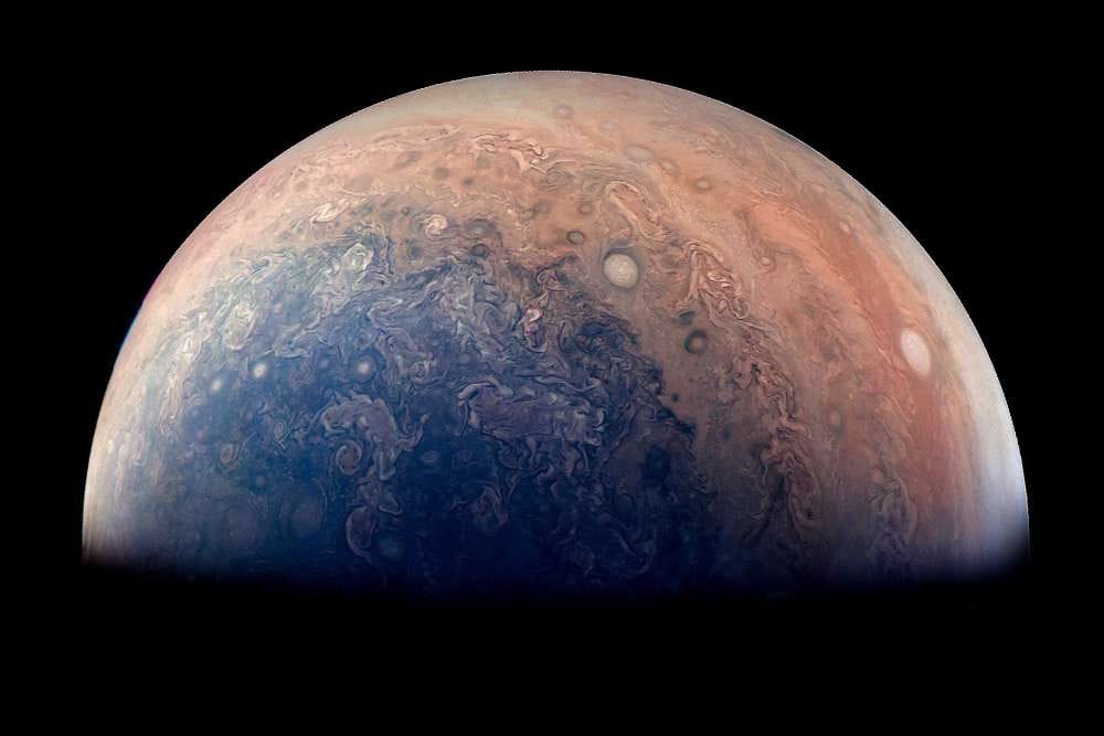 Megérte kiküldeni a Juno űrszondát, 1400 km-es (!) forgószeleket talált a Jupiteren