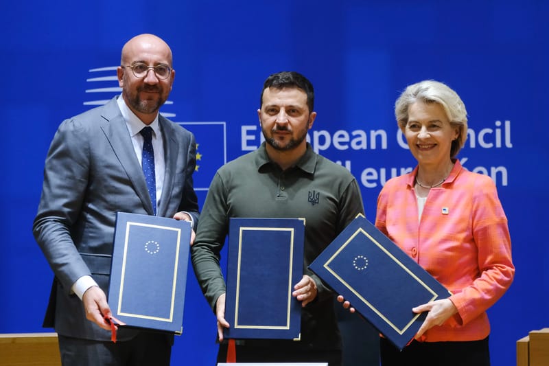 Az EU biztonsági kötelezettségvállalási megállapodást írt alá Ukrajnával, mutatjuk, mi van a dokumentumban