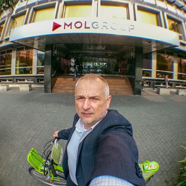 Újra munkába állt a Mol-vezér és marad is