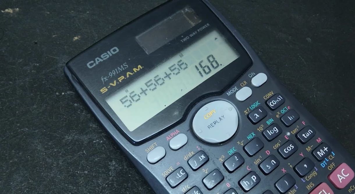 Videó: úgy megbütykölték ezt a Casio számológépet, hogy a tanárok sem szúrnák ki a puskázást