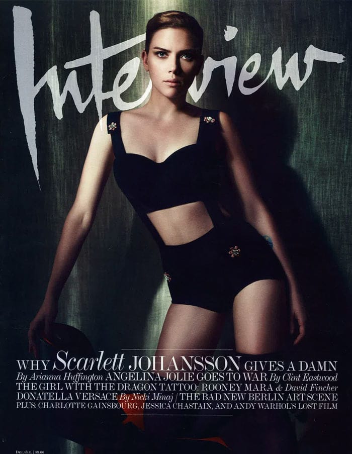 Scarlett Johansson rövid barna hajjal
