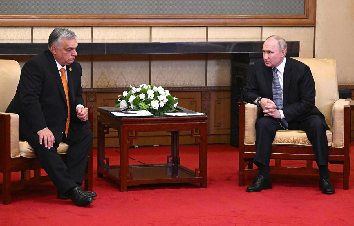 Orbánra szakadt a világpolitika: a keleti 