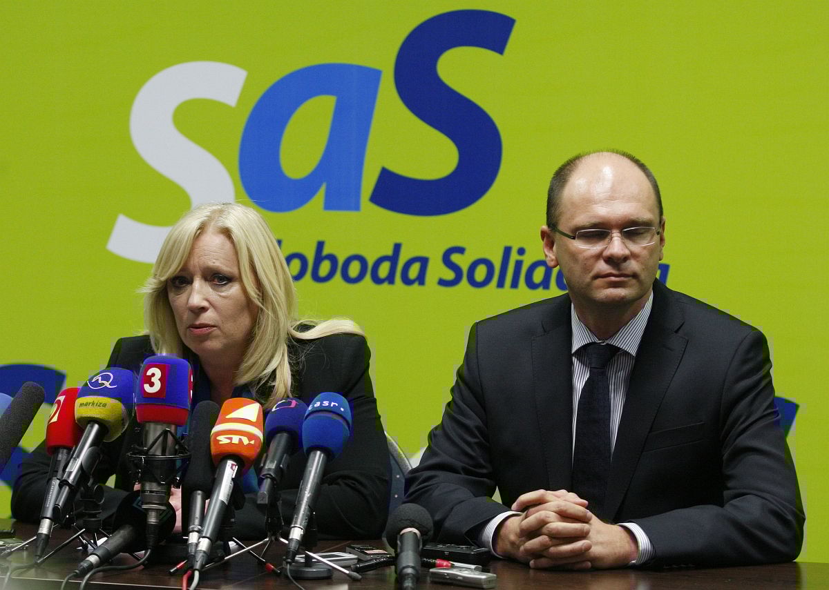 Gasparovic még nem hívta vissza a Radicová-kormányt