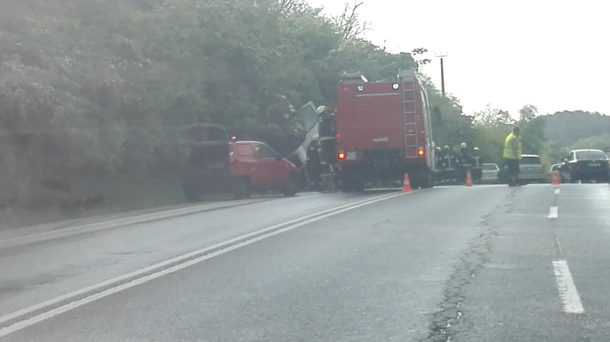 Karambol miatt bénult meg a 10-es út és az M1-es autópálya is