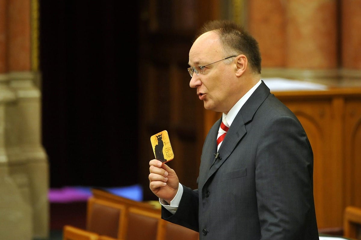 Felfüggesztették az ittasan vezető Burány Sándor mentelmi jogát