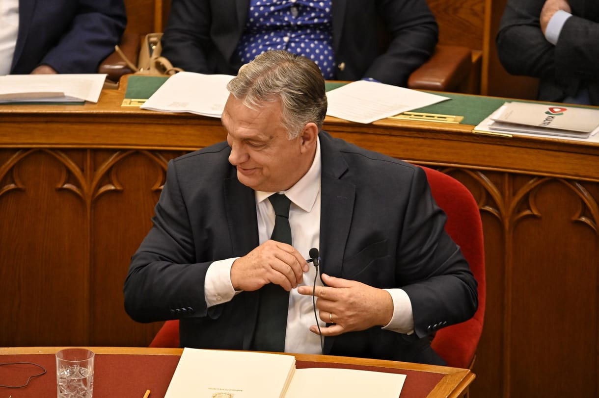 Orbán megünnepelte, hogy az olaszok nem engedték kikötni a Földközi-tengerből kimentett menekültek mentőhajóját