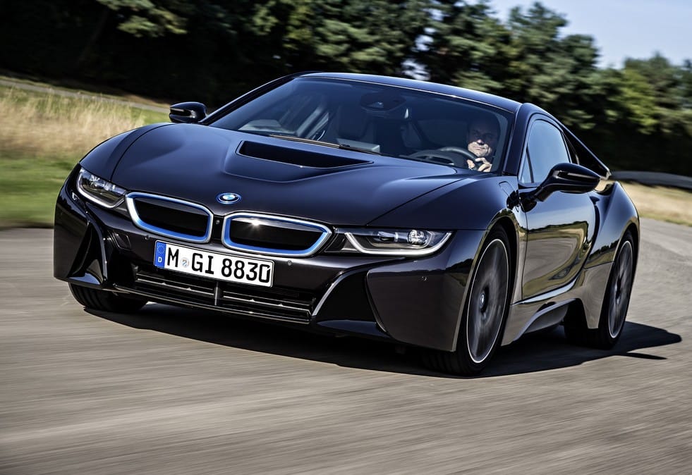 Háromhengeres motorral is csodás hangja van a BMW i8-nak