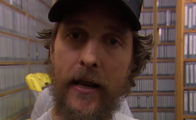 Videó: Matthew McConaughey szerint a VHS menőbb, mint a stream