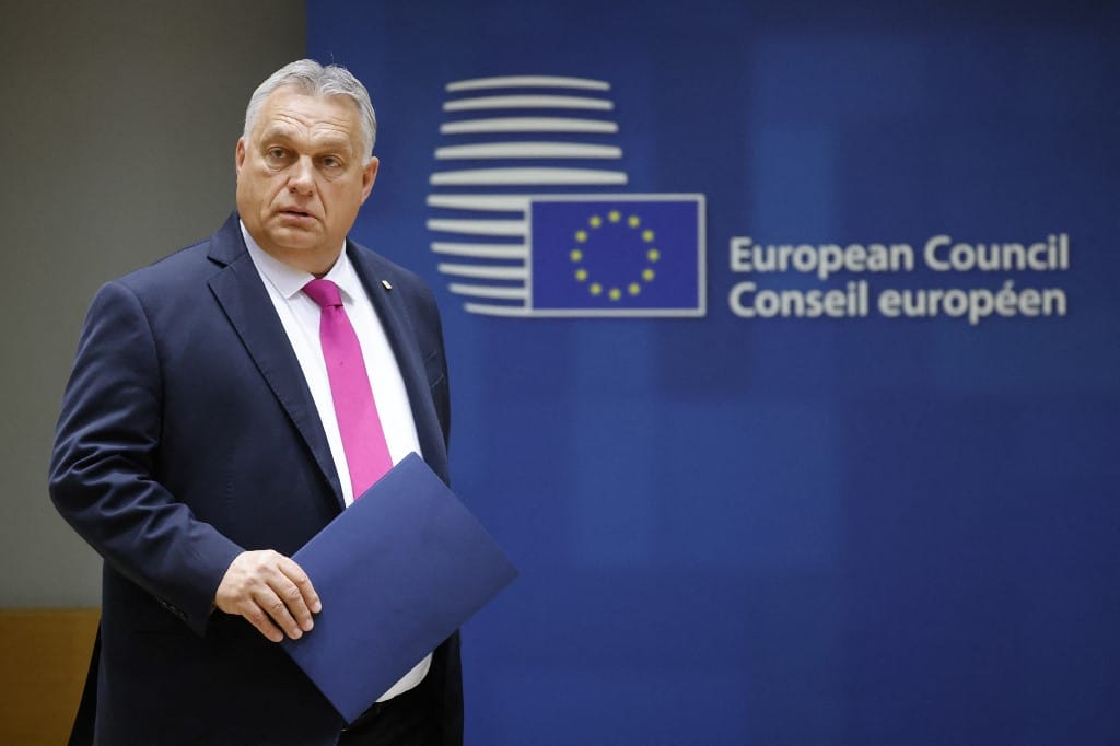 Guardian: Orbán Viktor minden eddiginél magányosabb az EU-ban, de még vannak ütőkártyái