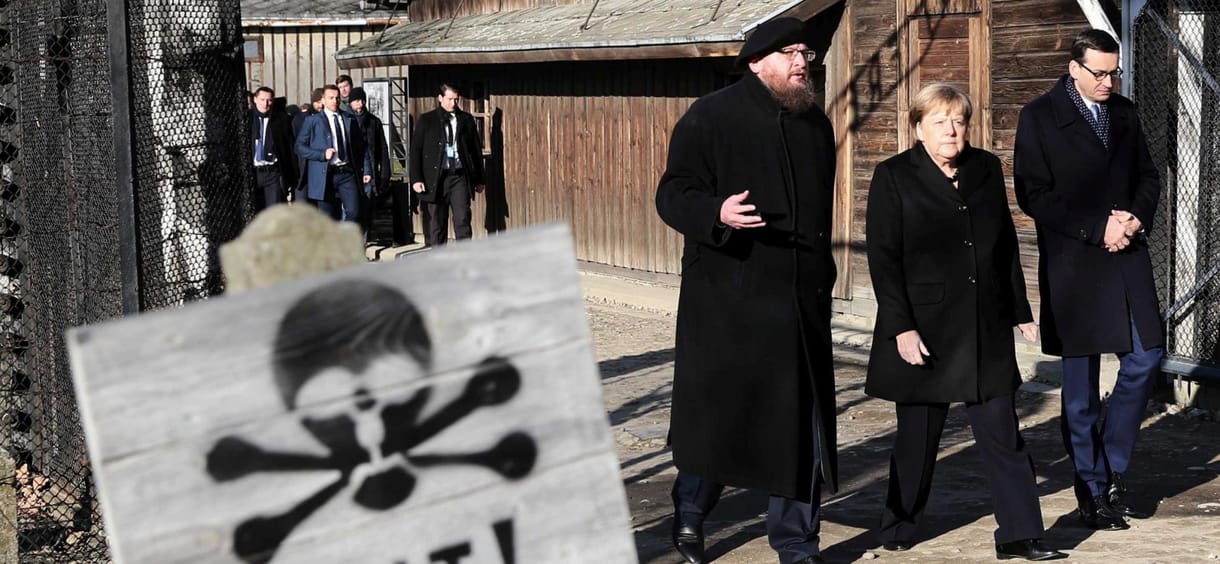 Először látogatott Auschwitzba Merkel