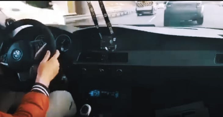 Itt egy BMW-s, akit tényleg lehet utálni azért, amit csinál – videó