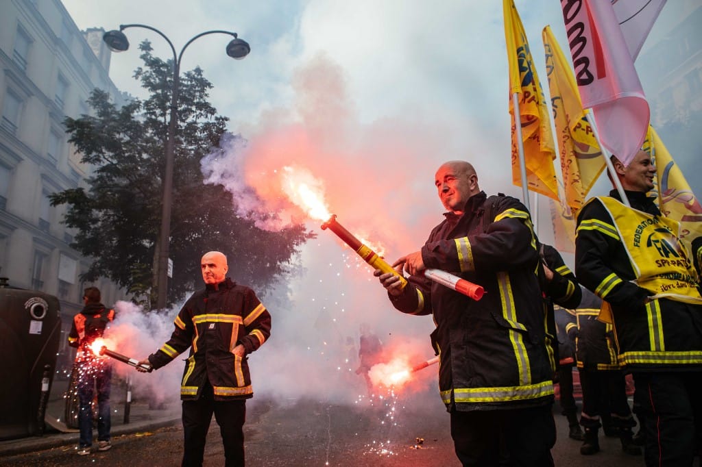 Tűzoltók csaptak össze a rendőrökkel egy párizsi tüntetésen