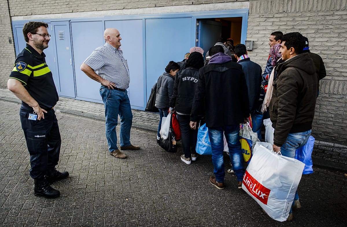 A hollandok kilépnének a migrációs paktumból - meg lehet ezt csak úgy csinálni?