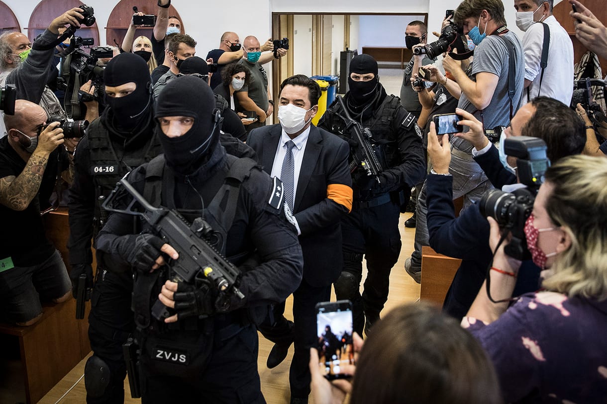 Sorra veszik őrizetbe az elit korrupción kapott tagjait – Szlovákiában