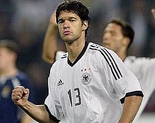 212-vel száguldozott, 18 hónapig nem vezethet Michael Ballack 