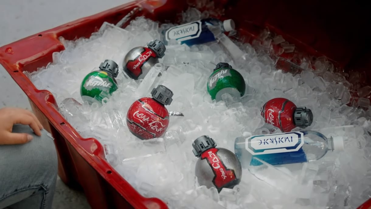 Tilos repülőre vinni a Coca-Cola új, Star Wars-os üdítőit, mert úgy néznek ki, mint a gránátok