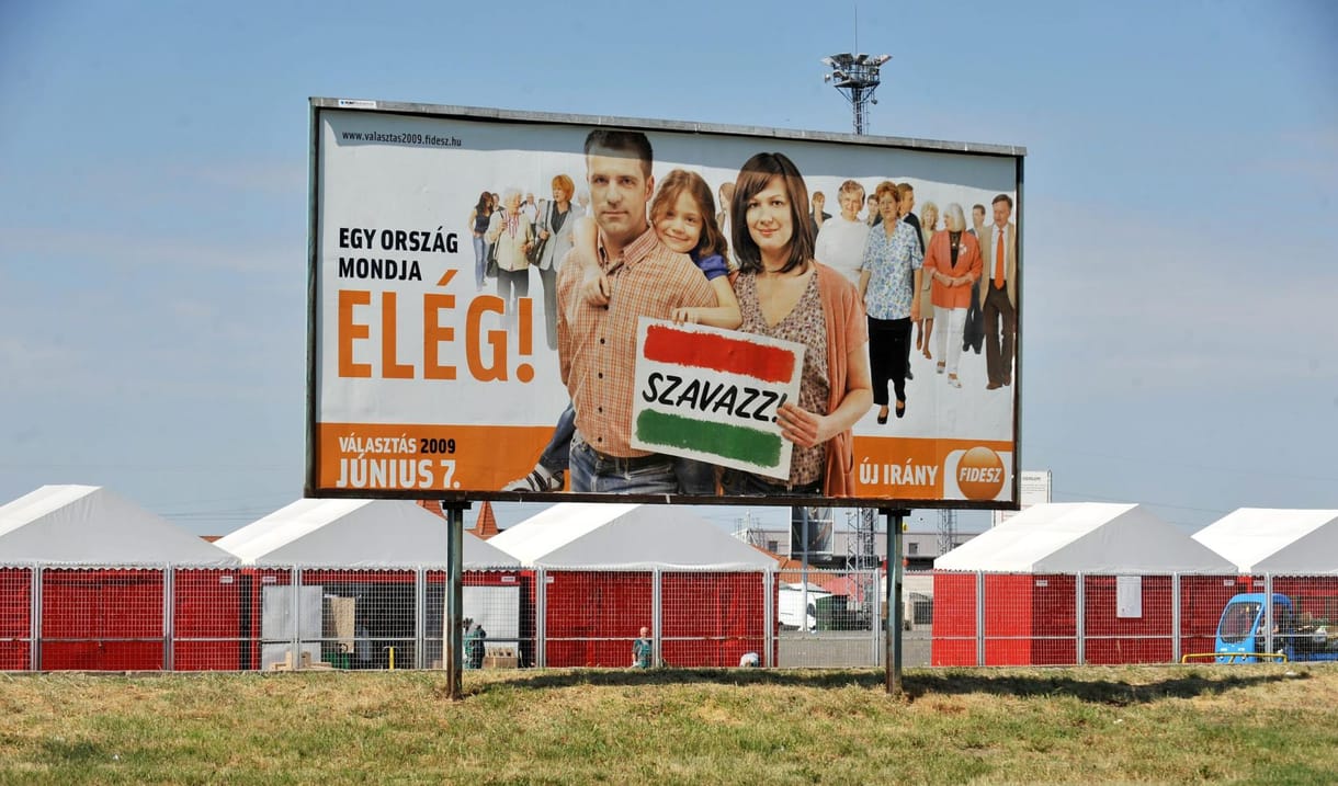 Hol van a focizó Schmitt Pál? Új üzenettel támad az EP-választás előtt a Fidesz