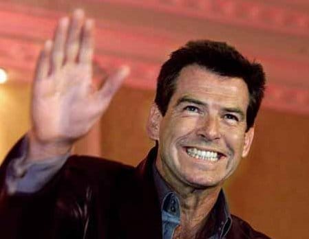 James Bond marad Malibun