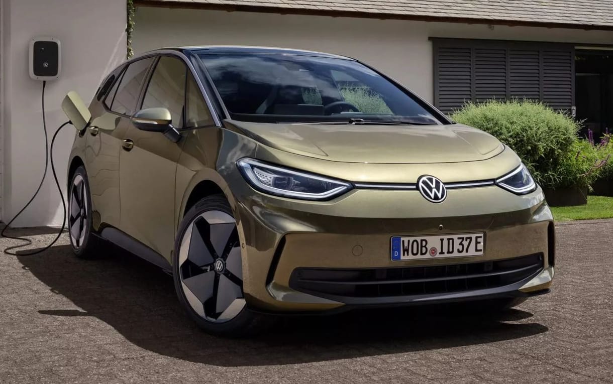 Letisztultabb formát és új szoftverrendszert kapott a Volkswagen ID.3