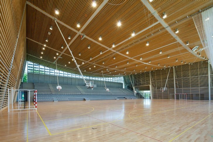 Minden testnevelőtanár álma: zöld sportcsarnok a franciaországi Toursban