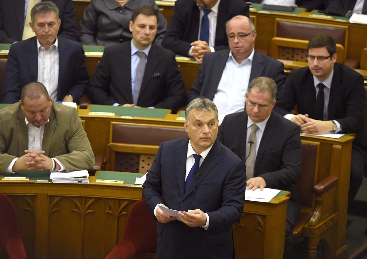 Nem meglepő: elkaszálta az ellenzéki népszavazásokat a parlament