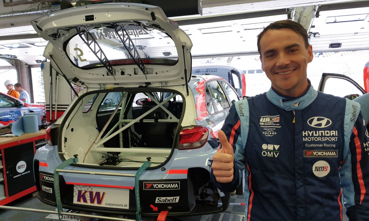 Megnéztük Michelisz Norbi garázsát a Hungaroringen - fotógaléria