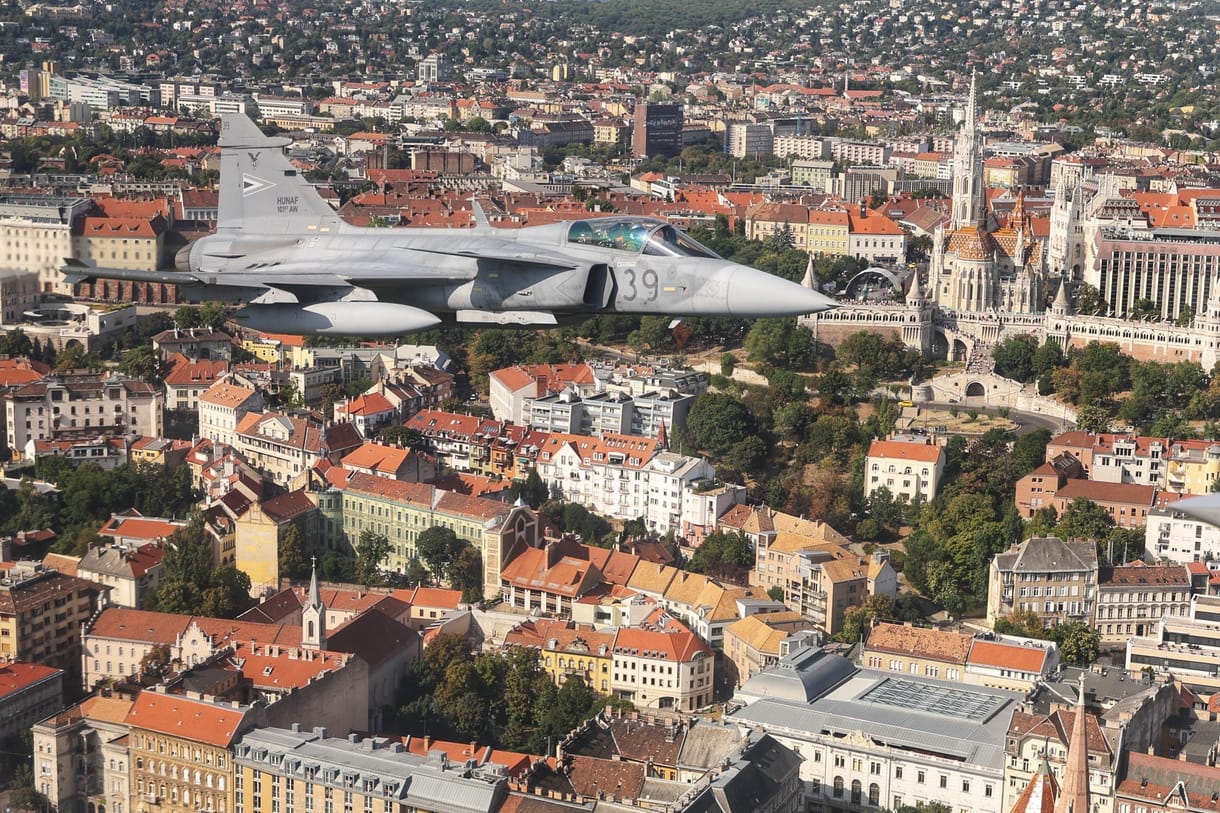 Így még biztosan nem látta a budapesti légiparádét - páratlan helyről fotózhatott a HVG riportere