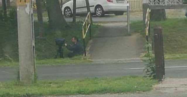 Októbertől lesből is traffipaxoznak a rendőrök a magyar utakon – egyetért ezzel?