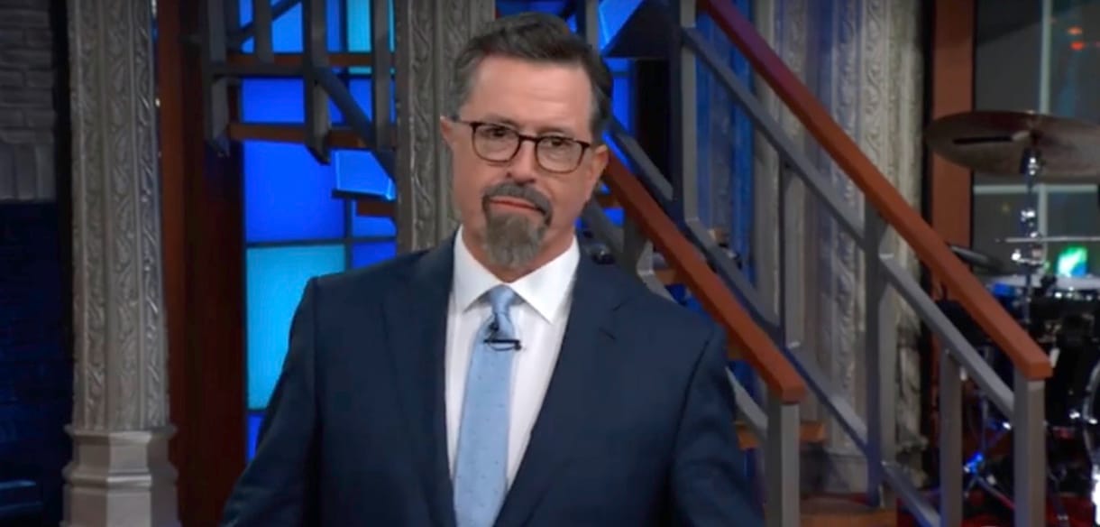 Az amerikai külügyminiszter gépével szelfizik Gorka Sebestyén