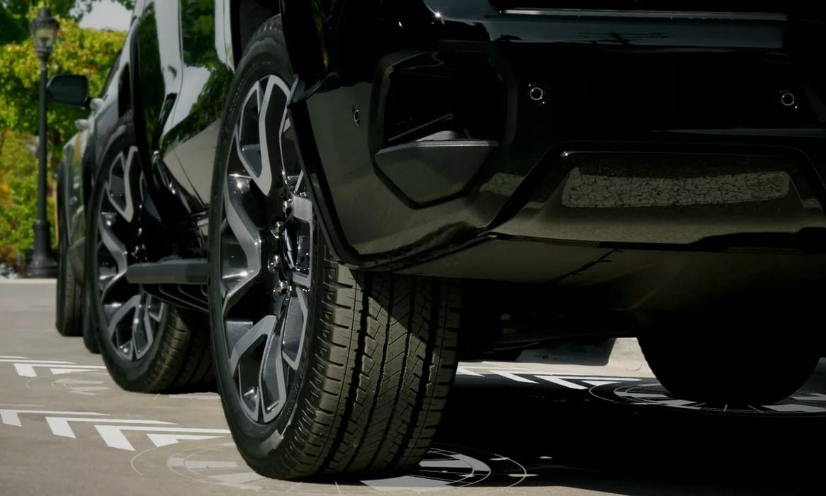Különleges átlós haladásra képes a gigantikus Chevy villanyautó – videó