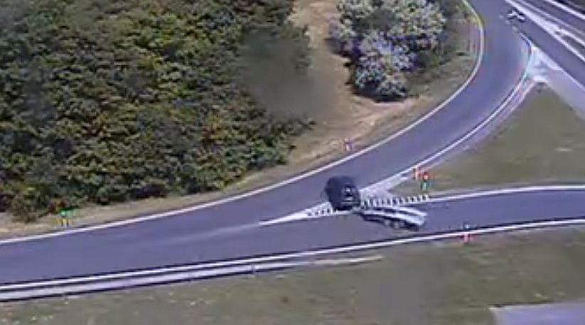 Valaki megfordult az M7-es felhajtóján, és elindult a forgalommal szemben – videó