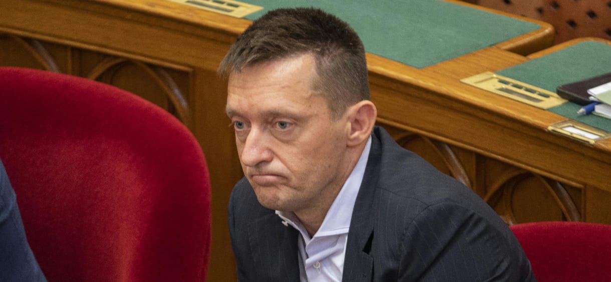 Tóta W. Árpád: Rogán, a keményen szankcionált kisember