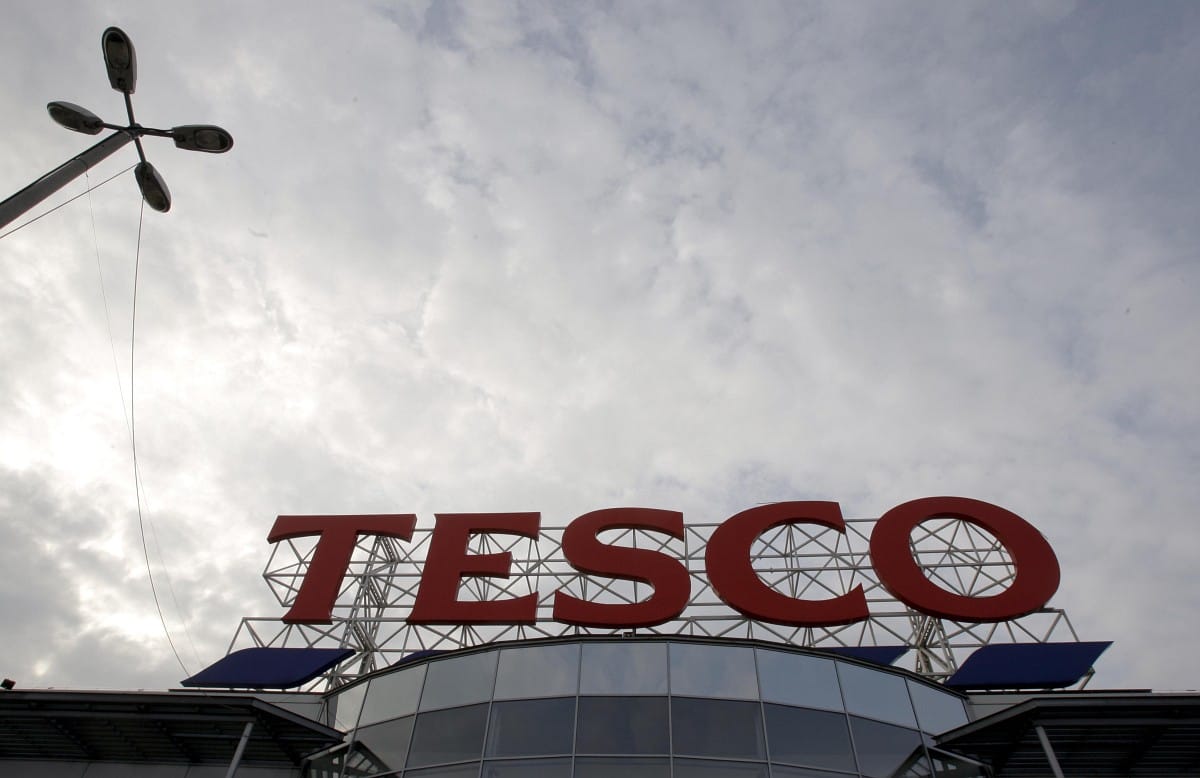 Fertőzésveszély miatt bezártak egy brit Tesco áruházat