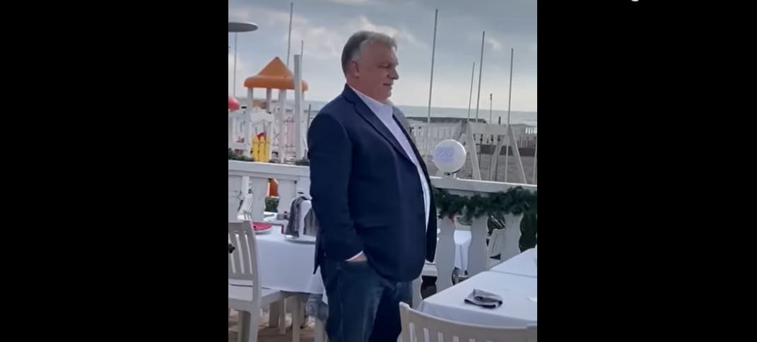 Az én hetemben Péterfy Gergely arról ír, milyen üzenete van Orbán olasz ebédjének