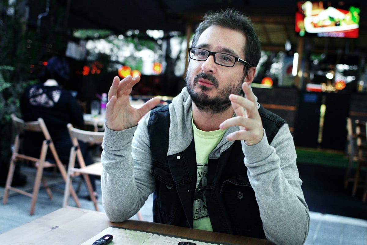 „Vendéglősök vagyunk, bohócok és kurvák”