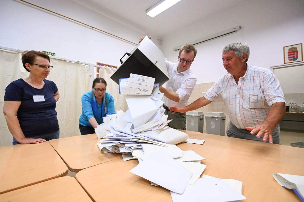 Publicus: Még a Fidesz-szavazók 44 százaléka is elutasítja, hogy külhoni magyar képviselők üljenek be a parlamentbe