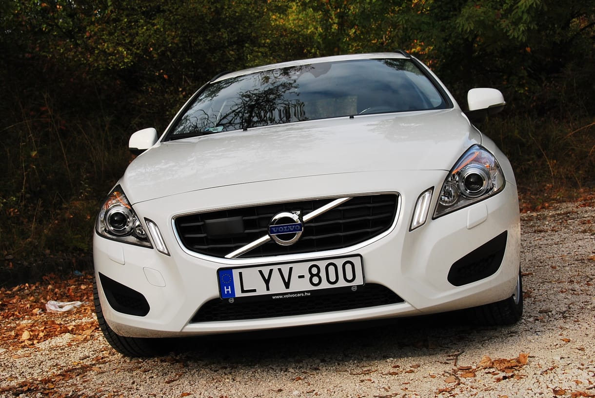 Volvo V60 teszt: az ügyesek 1628 kilométert mehetnek egy tankolással