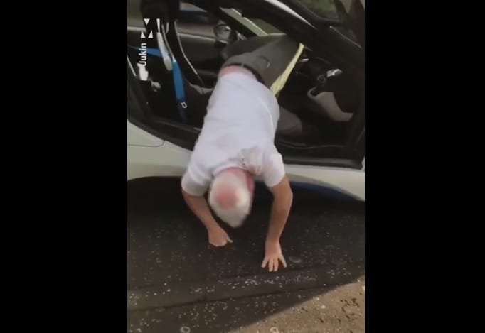 Videó: egy BMW-vel sem mindig egyszerű az élet