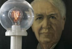 Szuperpapír és léleklátó: hogyan látta a jövő könyvét Edison és Karinthy?