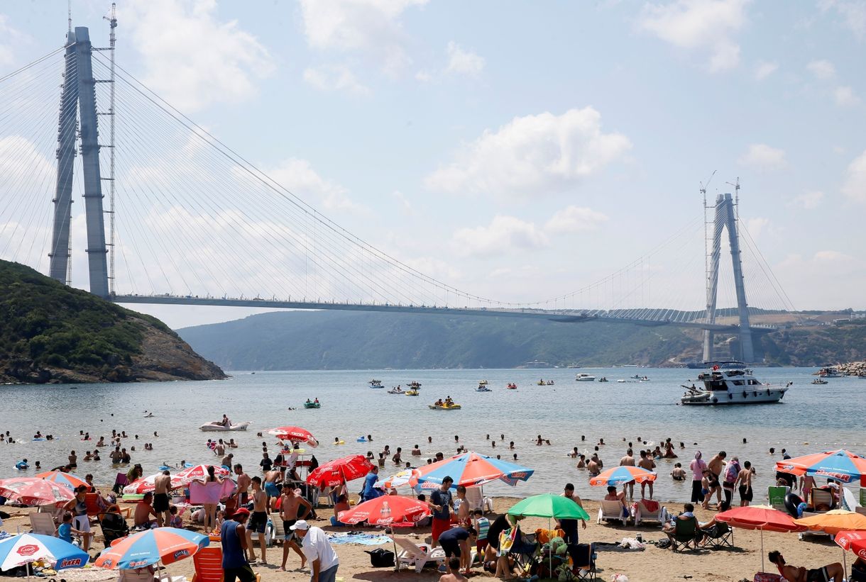 Az „új Boszporusz” miatt áll a bál Isztambulban