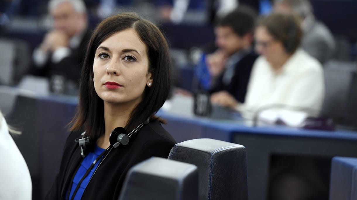 Kirúgták a szülész főorvost, aki gyomorforgató kommenteket írt Cseh Katalin posztjához