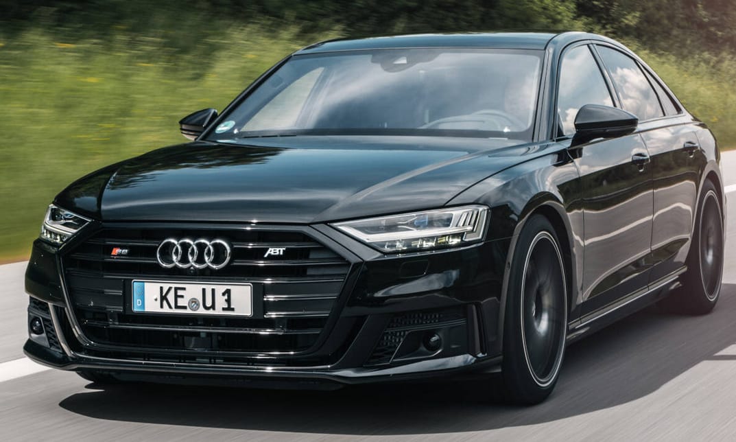 Hétszáz lóerős lett az új hibrid Audi S8